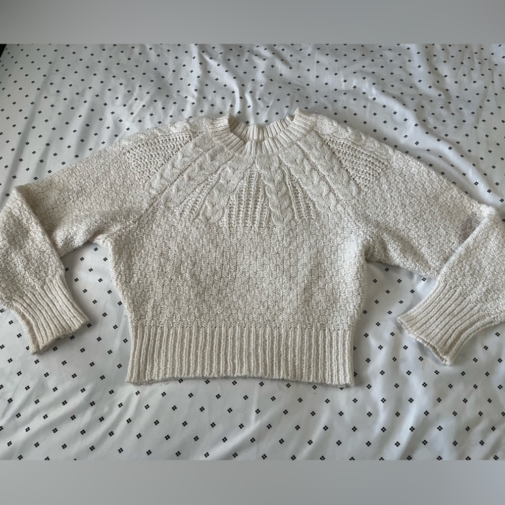 AMERICAN EAGLE CABLE KNIT SWEATER